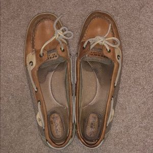 Women’s angelfish boat shoe